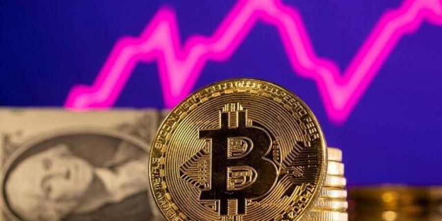 لأول
      مرة
      منذ
      4
      أسابيع..
      سعر
      "بتكوين"
      يتخطى
      مستوى
      65
      ألف
      دولار