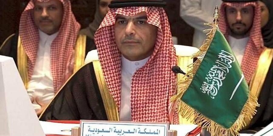 أيمن
      السياري:
      اقتصاد
      السعودية
      لا
      يزال
      متوازن
      وقوي
      بالرغم
      من
      التوترات
      الجيوسياسية